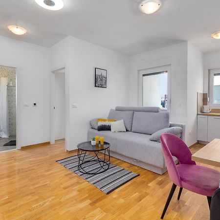 Apartment Roni + Besplatan Parking Zadar Eksteriør billede