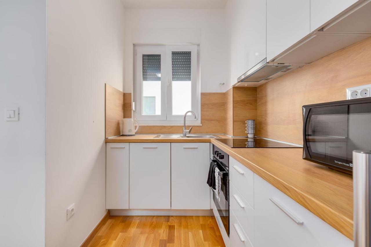 Apartment Roni + Besplatan Parking Zadar Eksteriør billede