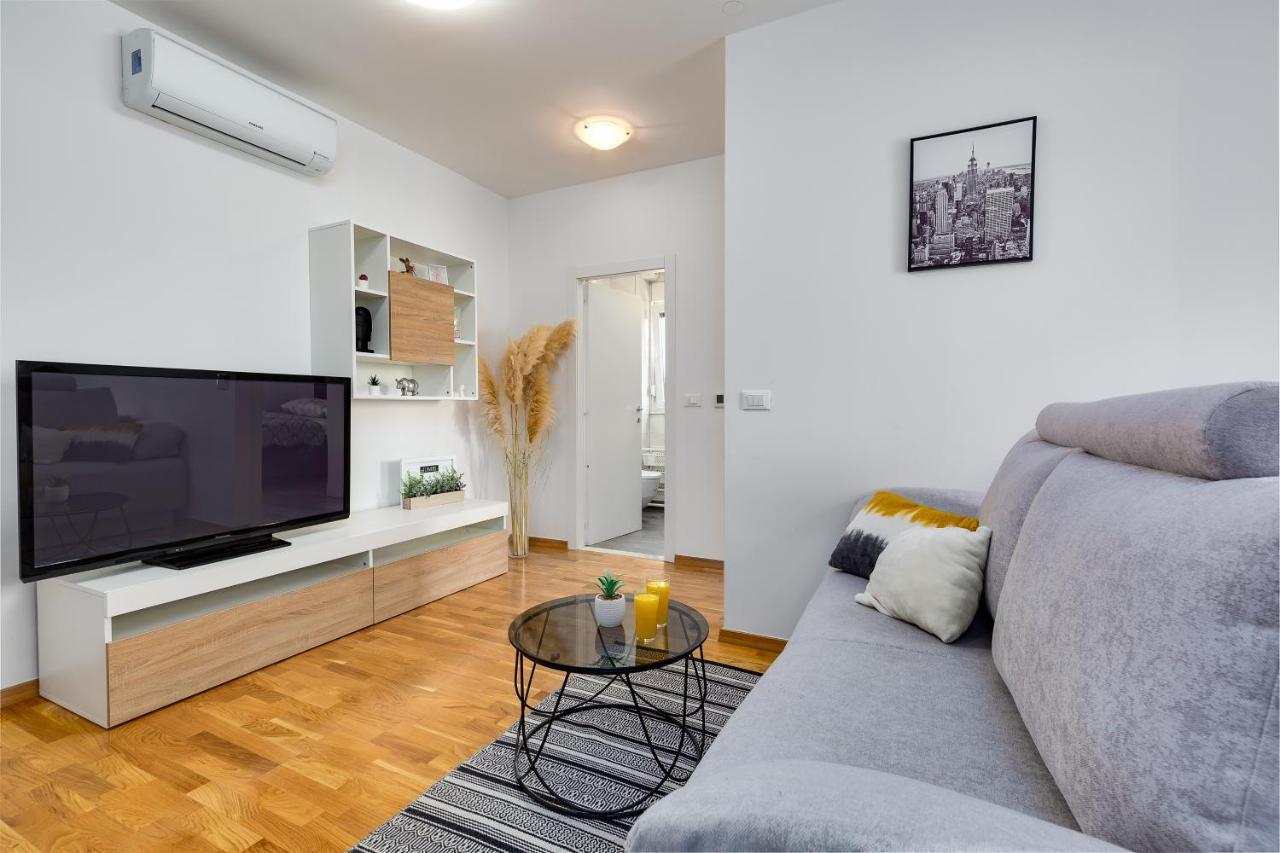 Apartment Roni + Besplatan Parking Zadar Eksteriør billede