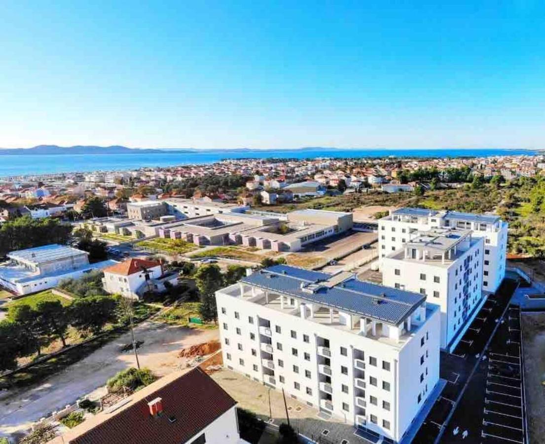 Apartment Roni + Besplatan Parking Zadar Eksteriør billede